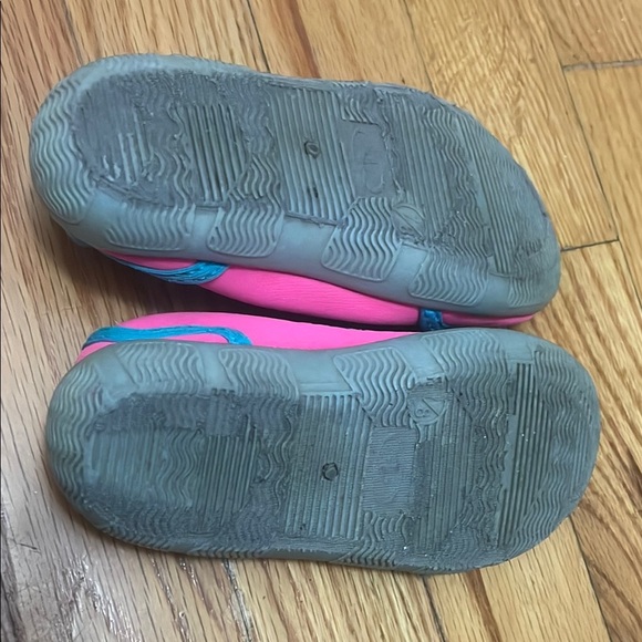 Pink and White Toddler Girl's Size 6 Shoes Bundle - Picture 8 of 8